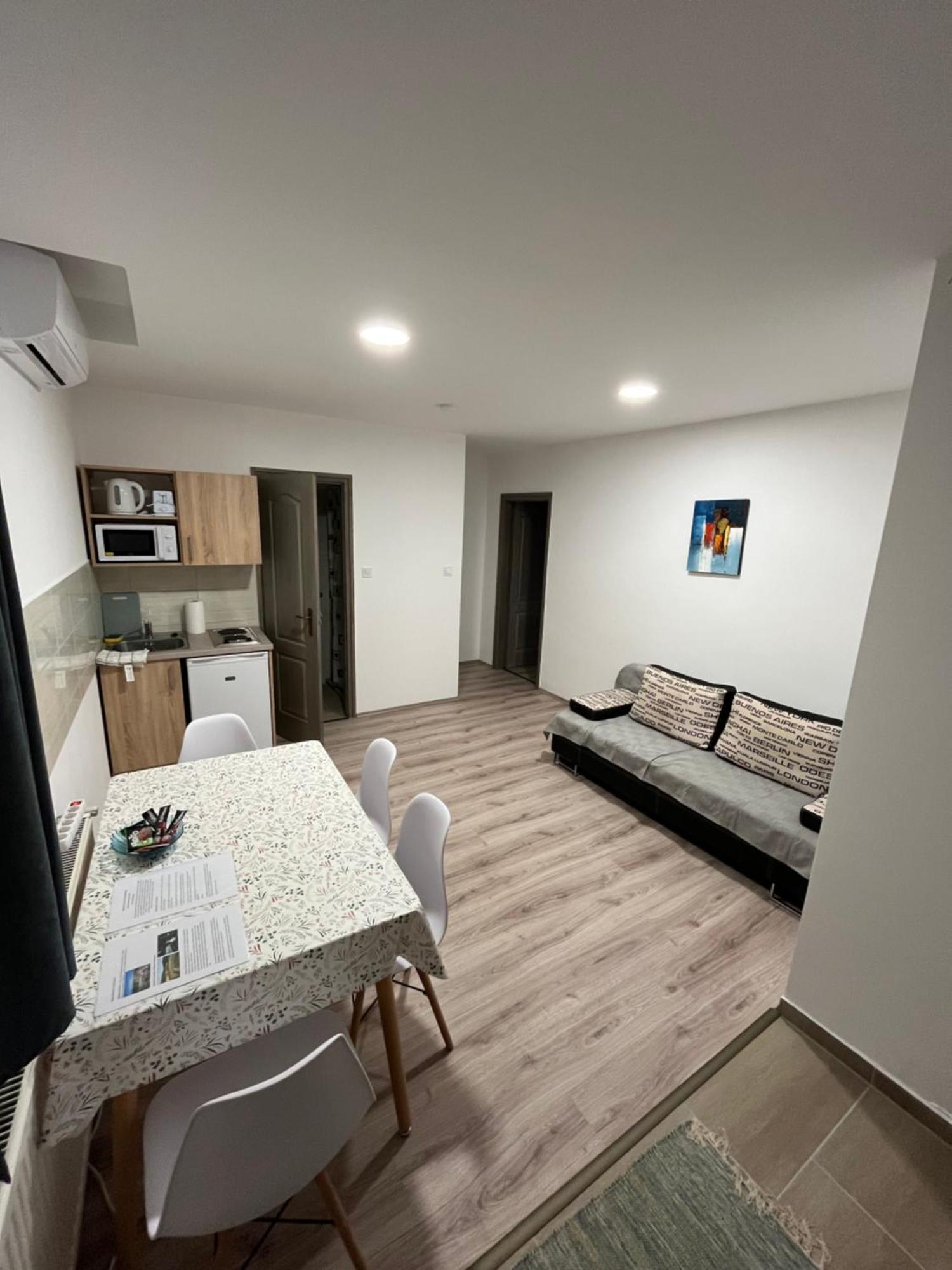 נג'קניז'ה Mini Zoo Apartman מראה חיצוני תמונה